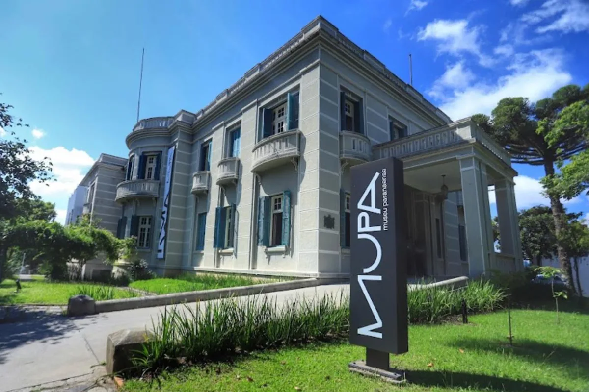 MUPA — Museu Paranaense, fachada do Palácio São Francisco