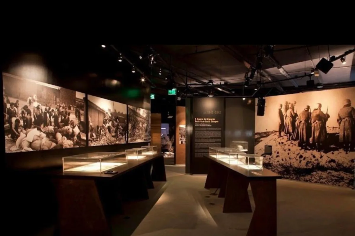 Museu do Holocausto de Curitiba — exposição permanente 1941-1942